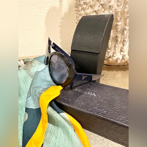 PRADA Cateye Sunglasses - Picture 14 of 15